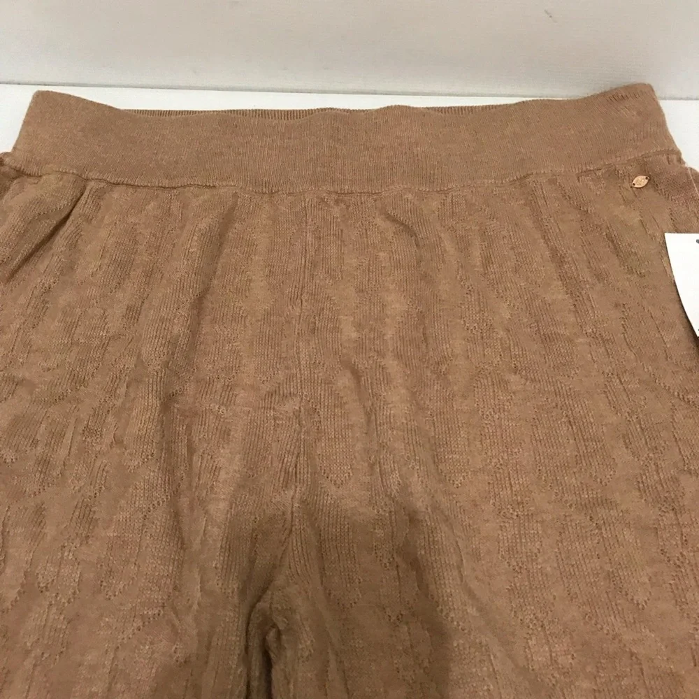 NWT Sofia by Sofia Vergara Women's Tan Shorts Size XL